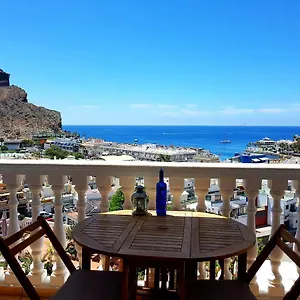 Lina Mogan , Puerto De Mogan Spanje